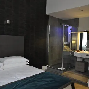 Place 24 & Wellness בית הארחה רומא